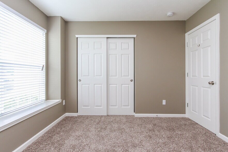 Building Photo - 2178 Rossington Ln