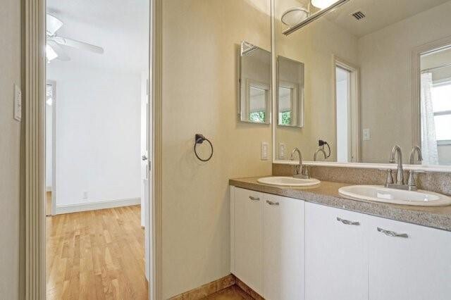 Building Photo - 6419 NW 99th Dr