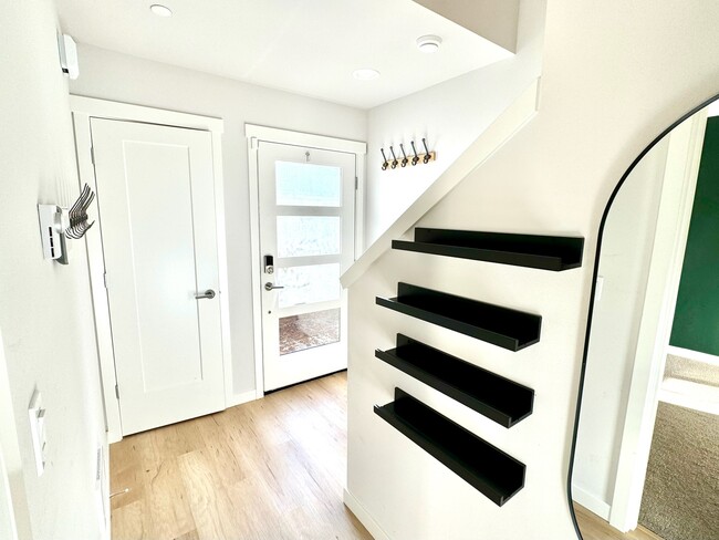 Building Photo - 18322 1st Ave NE