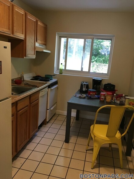 Building Photo - 65 Chiswick Rd