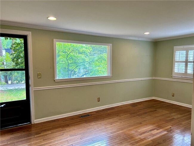 Building Photo - 20 Spruell Springs Rd