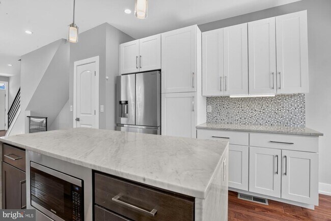 Building Photo - 1259 S 19th St