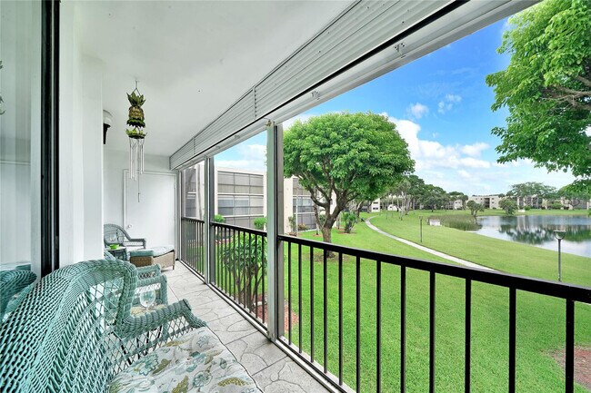 Primary Photo - 5250 Las Verdes Cir