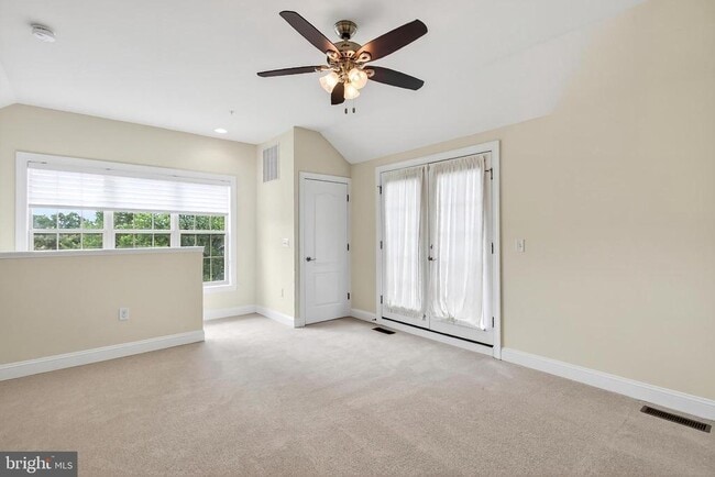 Building Photo - 322 N George Mason Dr