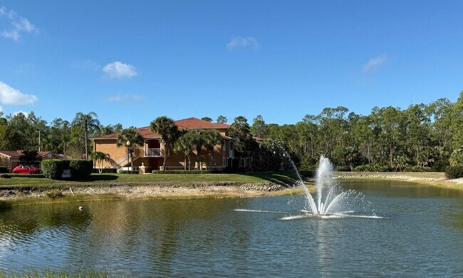 Building Photo - Remodeled, Move-In Ready 3-Bedroom Condo in Prime Naples Location