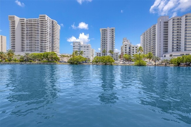 Building Photo - 2445 Lake Pancoast Dr