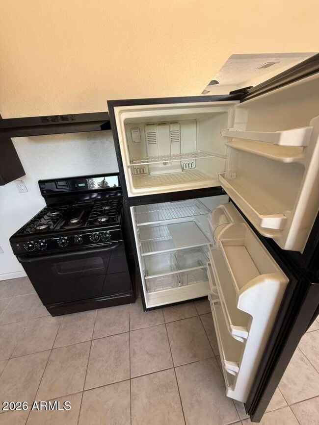 Building Photo - 3105 E 14th St