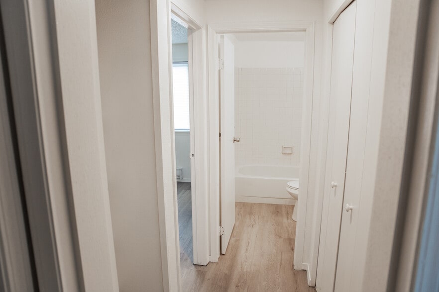Hallway - 3595 S King St