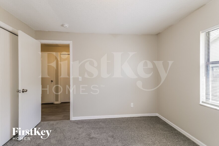 Building Photo - 2330 Eastmeadows Ct