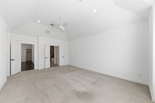 Building Photo - 819 W 19th St