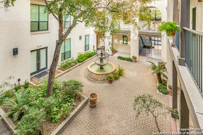 Building Photo - 2-BEDROOM CONDO AT ANDALUSIA CONDOMINIUMS