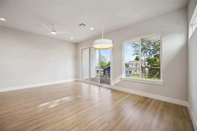 Building Photo - 5314 Suez St
