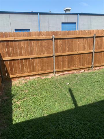 Building Photo - 1520 Parkside Dr