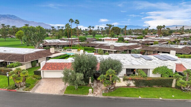 Building Photo - 31 Stanford Dr