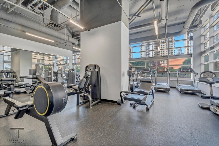 Building Photo - 545 N Dearborn St