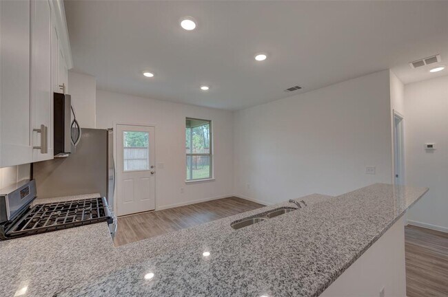 Building Photo - 16110 Elbridge Ct