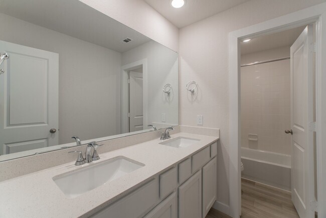 Building Photo - 17138 Crimson Crest Dr