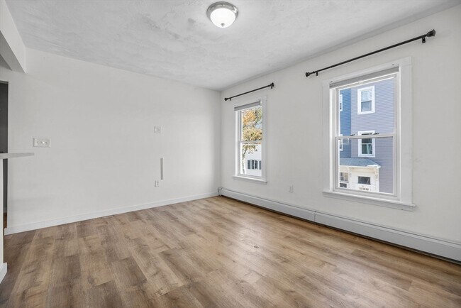 Building Photo - 300 Marginal St