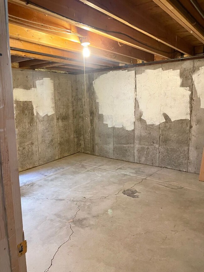 Building Photo - Newly updated home for rent in Seven Hills Neighborhood
