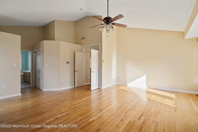 Building Photo - 194 Pelican Ct