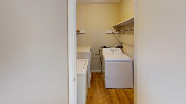 Building Photo - Cozy 2-BR Dilworth Condo - Move-In Ready!