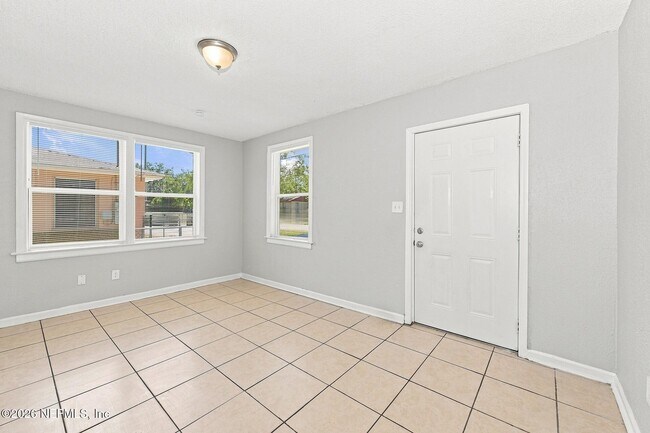 Building Photo - 2175 W 16th St