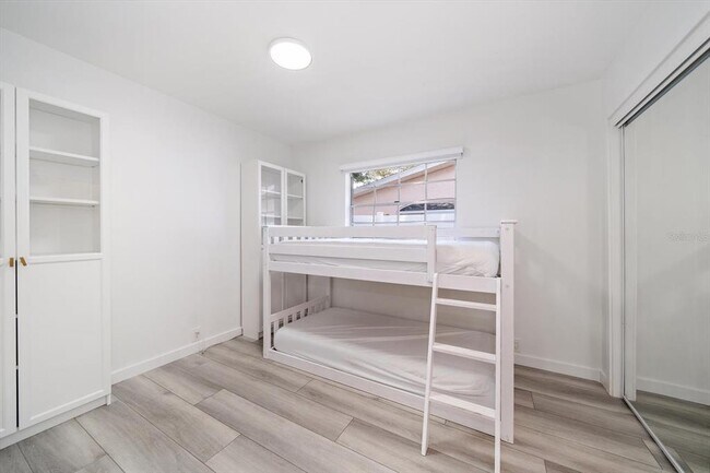 Building Photo - 3920 W Barcelona St