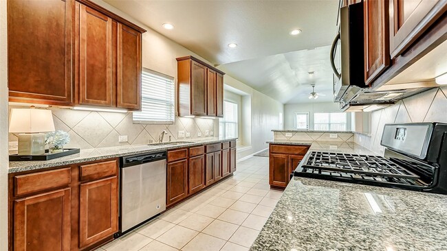 Building Photo - 32706 Oak Heights Ln
