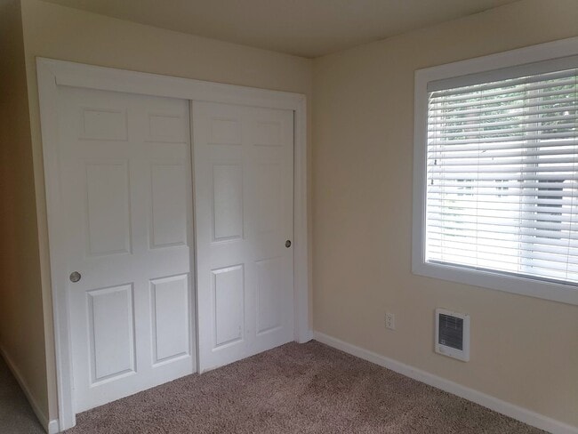 Building Photo - **PENDING** Great West Slope Condo!