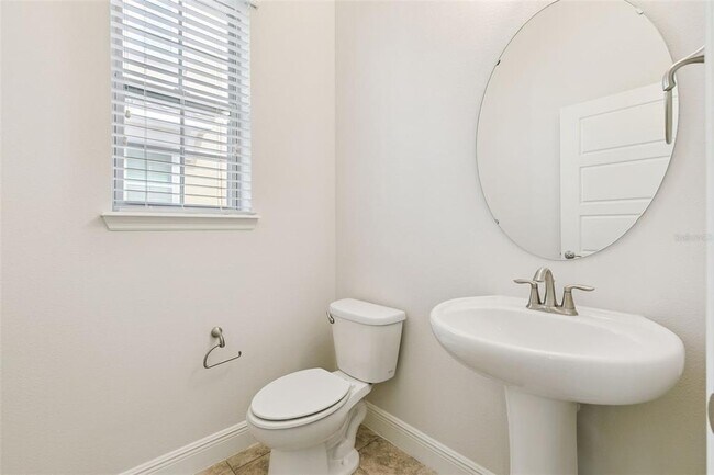 Building Photo - 2333 Lobelia Dr