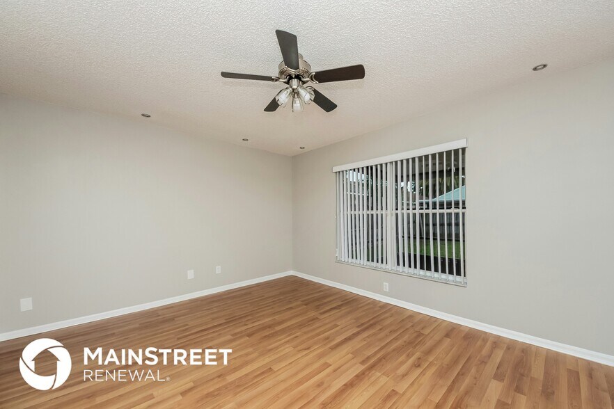 Building Photo - 2739 Woodruff Dr