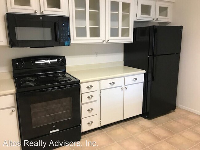 Primary Photo - 3 br, 2 bath House - 2300 E Geddes Ave #H