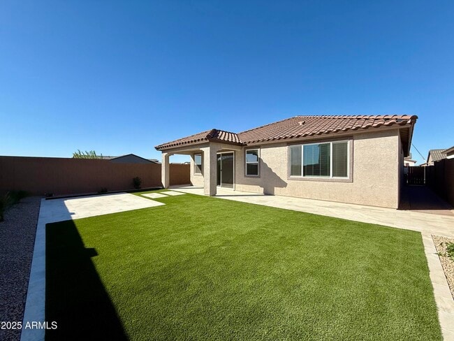 Building Photo - 9543 W Avalon Dr