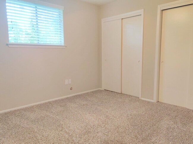 Building Photo - 1914 Seakale Ln