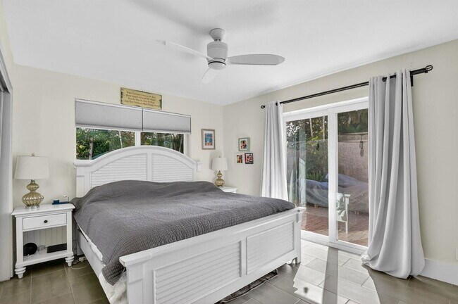 Building Photo - 400 SE 5th Ct