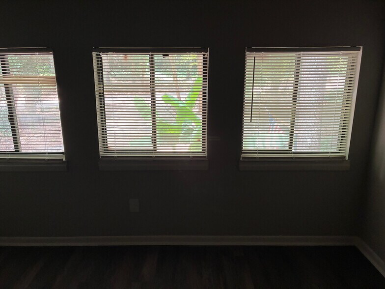 Building Photo - Room in Townhome on Terrace Trail