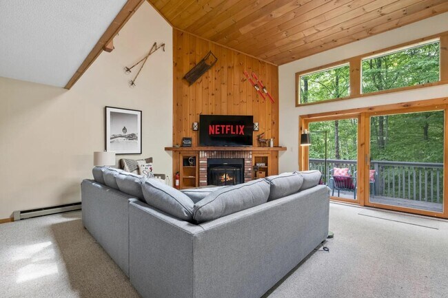 Building Photo - 6 Ridge Rd