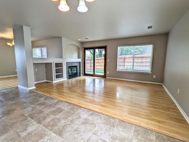 Building Photo - 3802 Glenarbor Ln