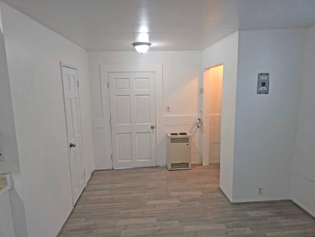 Building Photo - 13801 S Vermont Ave