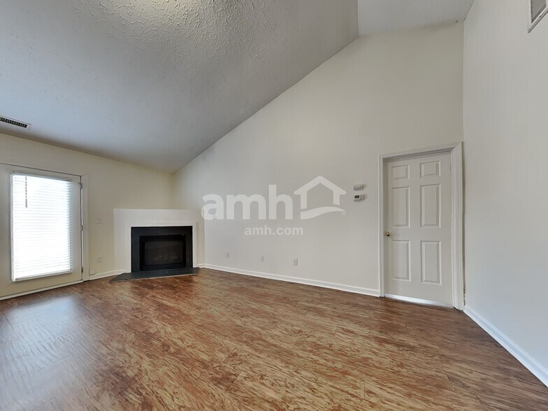 Building Photo - 1907 Landon Farms Ln