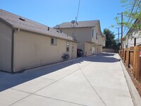 Building Photo - Little Apt.  2 bed, 1 bath and 2 car priva...