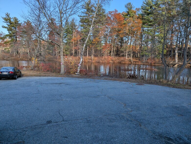 Building Photo - 108 E Main St