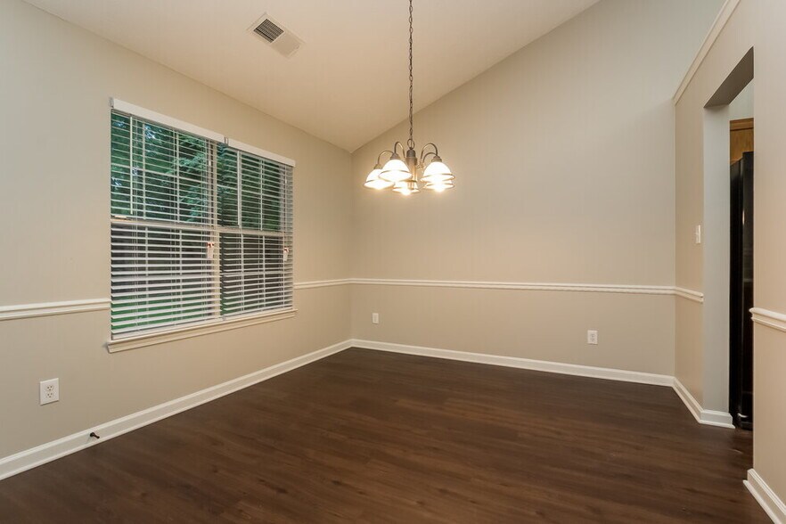 Building Photo - 2350 Larpent Ct