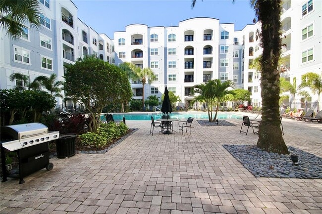 Building Photo - 204 E South St