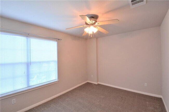 Building Photo - 8000 Tonkinese Dr