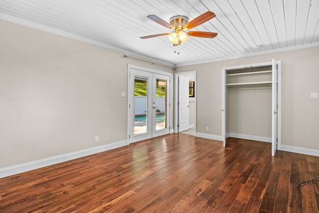 Building Photo - 10030 Tan Rara Dr