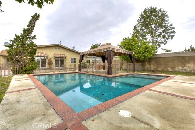 Building Photo - 6622 Varna Ave