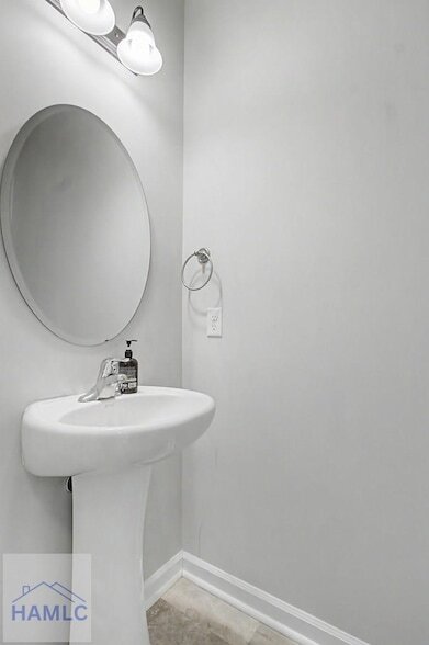 Building Photo - 18 Sunflower Cir NE