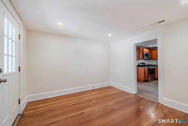 Building Photo - 8 Piney Ridge Rd