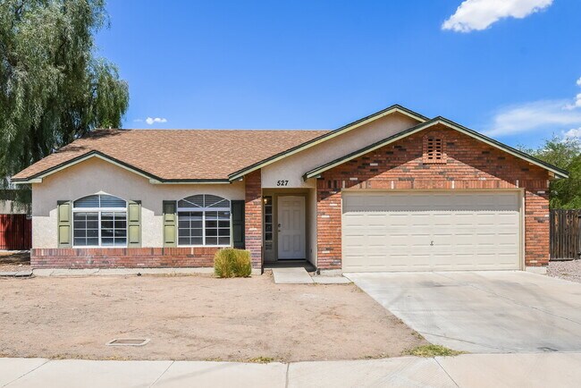 Primary Photo - 527 N Bailey Cir